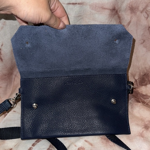 Leather, Jesse & Co Crossbody - Picture 4 of 5